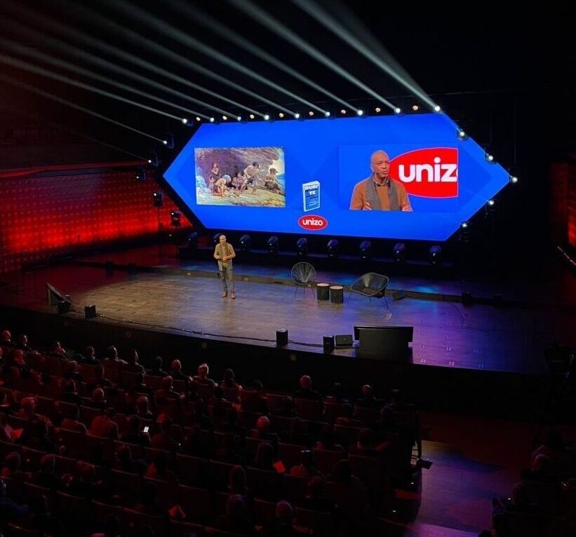 Rachid Unizo mid Rachid Et-Taïbi delivering purpose-driven keynotes for leadership teams